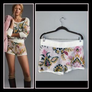 ANTHROPOLOGIE NWT Daily Practice Shorts | Size M | Soft Fuzzy Floral